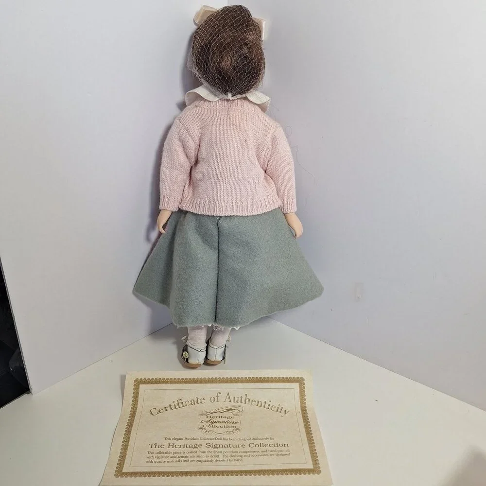 50s Tribute Porcelain Doll Poodle Skirt 16" COA Heritage Signature - Picture 9 of 13
